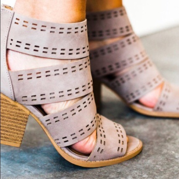 Open cut booties - Picture 2 of 4